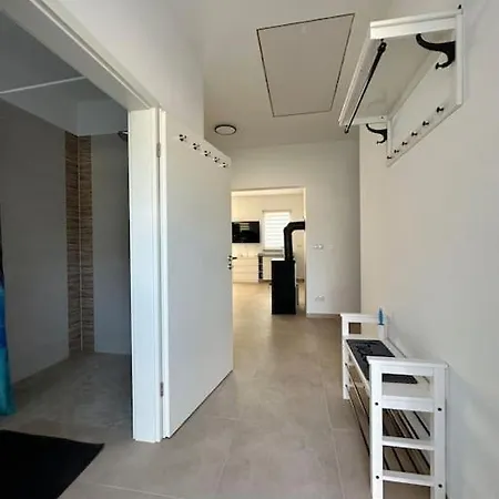 4 Im Neubau Bungalow, Garten, Grillen, Bis 9 Personen Holiday home *