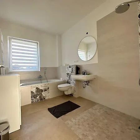 4 Im Neubau Bungalow, Garten, Grillen, Bis 9 Personen Holiday home *